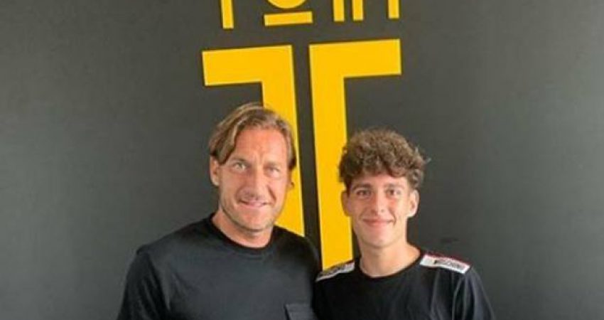Toti firmos me talentin shqiptar të Juventusit, Luis Hasa