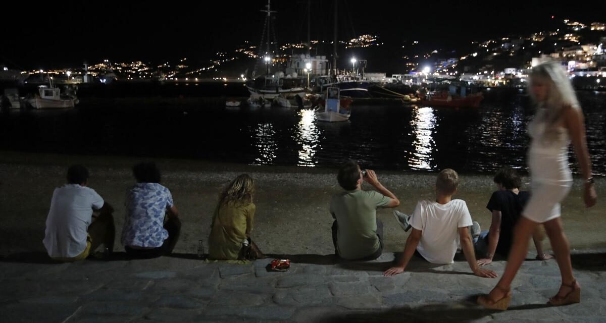 Turqia po i dërgon luftë-anijet te dera, grekët befasojnë me këtë veprim