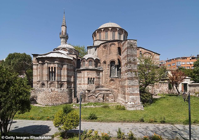 Pas “Hagia Sofia”, Turqia transformon një tjetër manastir