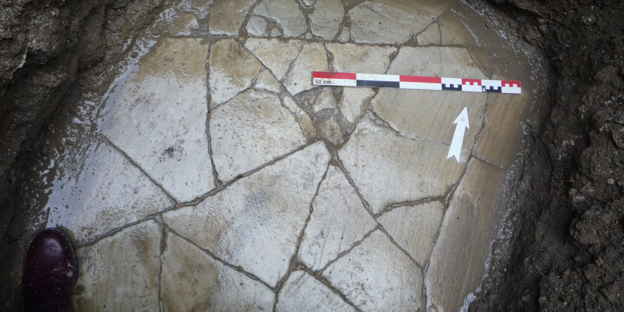 Zbulimi arkeologjik u “gërrye” me ekskavator gjatë karantinës