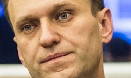 A është helmuar vërtet Navalny? Flet doktori “te koka”: Ja ç’e ndan jetën e tij nga vdekja