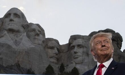 Portreti i Trump në malin Rushmore, Presidenti: Lajm i rremë, por duket ide e mirë