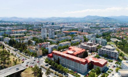 Mali i Zi hap kufijtë për shqiptarët