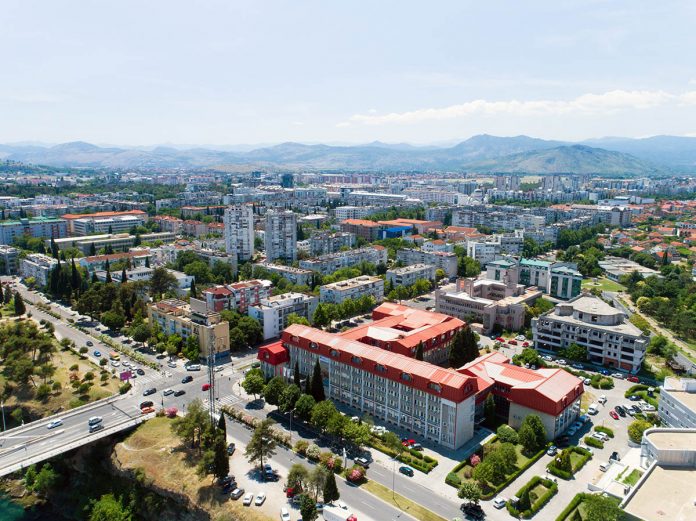 Mali i Zi hap kufijtë për shqiptarët