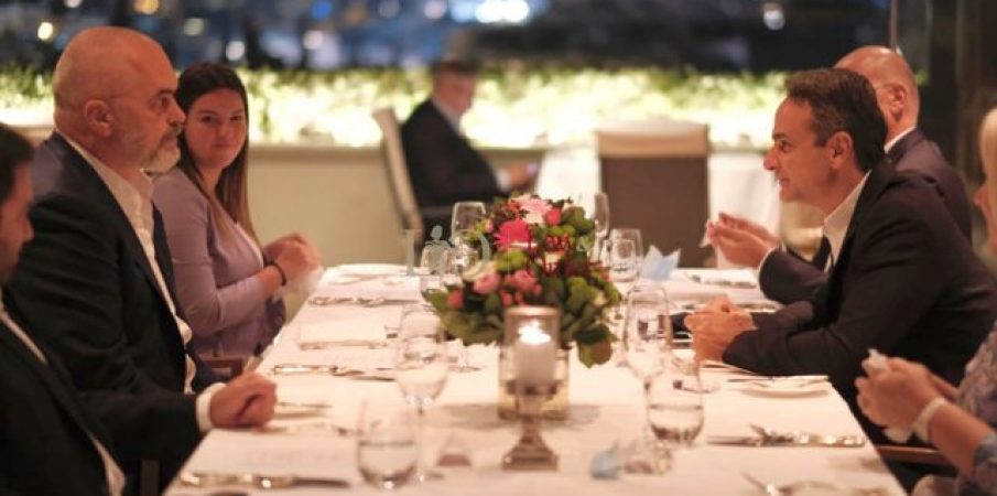 Zyra e kryeministrit grek zbardh diskutimet e darkës me Ramën