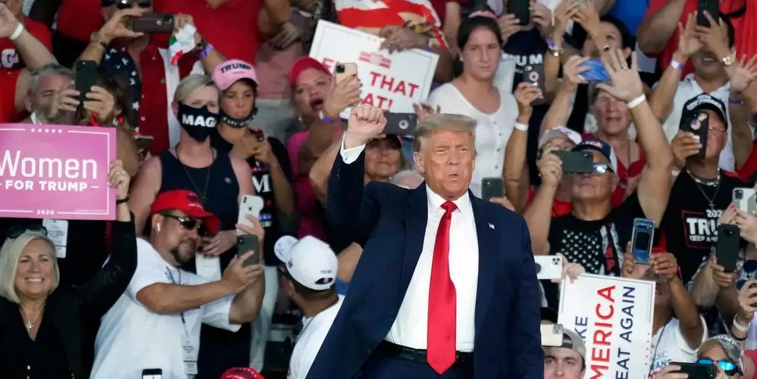 Trump i rikthehet fushatës, tubim me mijëra mbështetës në Florida
