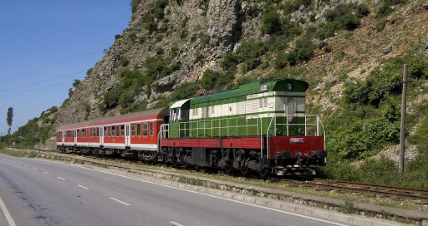Italianët do të ndërtojnë hekurudhën Tiranë-Durrës, BERZH do jap 70 mln euro