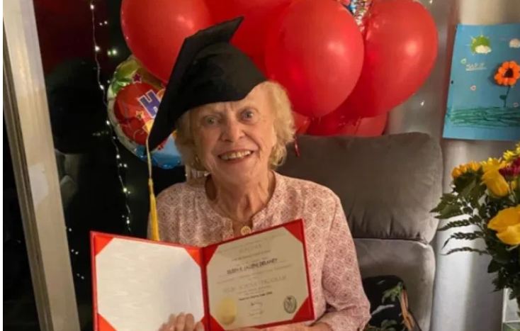 Gjyshja nuk e mbaroi shkollën e mesme, supriza i vjen në 93-vjetorin e lindjes