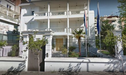 “Holanda bllokon negociatat për Shqipërinë”, reagon ambasada