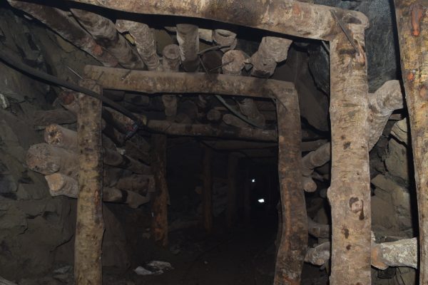 Tre minatorë janë raportuar të humbur në një minierë në Selishtë të Dibrës