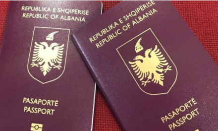 Qeveria serbe miraton vendimin: Shqiptarët në Serbi, vetëm me kartë identiteti