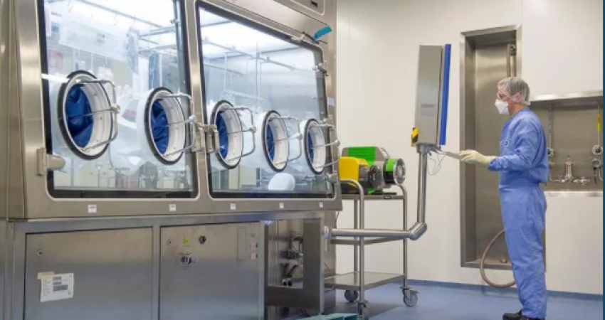 Në fabrikën që krijon vaksinën anti-Covid për Europën: Gati në 350 frigoriferë