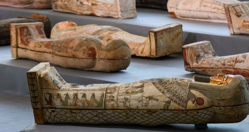 “Vdekja është bërë biznes i madh”… Arkivole të zbukuruara që tregojnë historinë e fshehur të Egjiptit të lashtë