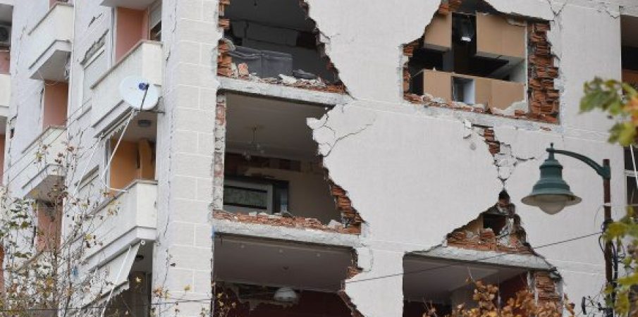 Dëmet e tërmetit u vlerësuan nga punonjës të ‘pakualifikuar’, një raport i KLSH ngre dyshime mbi kapacitetet profesionale të Institutit të Ndërtimit