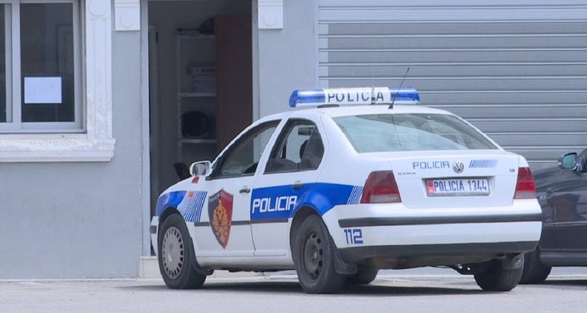 U kapën duke vjedhur bankomatin, Policia: Tre të miturit dyshohet se kanë kryer dhe 6 grabitje të tjera