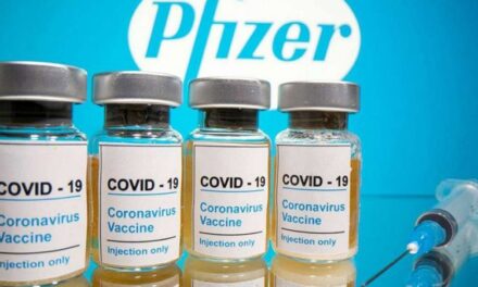 Britania autorizon vaksinën e Pfizer, vendi i parë në botë