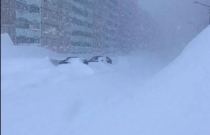Bora që s’pushon në një qytet rus: shih me sy e plas me zemër!