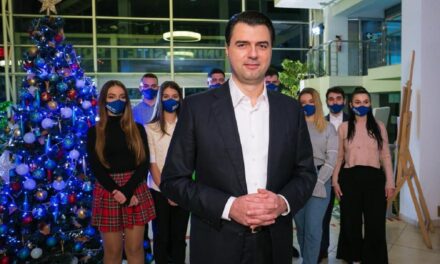 Basha uron shqiptarët për Vitin e Ri: Ka shpresë për një Shqipëri tjetër