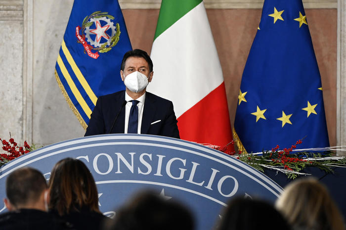 Conte përjashton vaksinimin e detyrueshëm në Itali