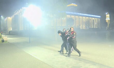 PD padit në SPAK Ardi Veliun: Policia dhunoi protestuesit