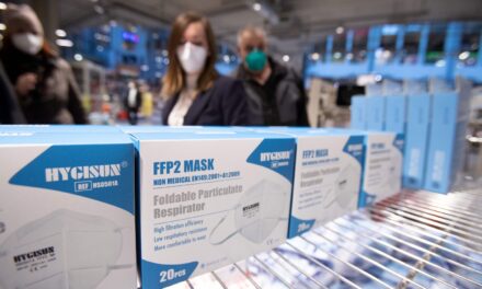 Austria dhe Franca bëjnë të detyrueshme mbajtjen e maskave kirurgjike