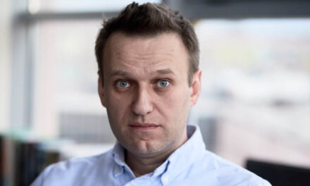 ‘Unë po kthehem në shtëpi’ – Navalny do të kthehet në Rusi pavarësisht besimit që Putini donte ta vriste