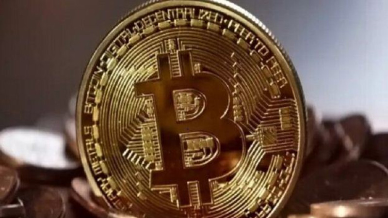 Bitcoin tejkalon vlerën 30.000 dollarë për herë të parë