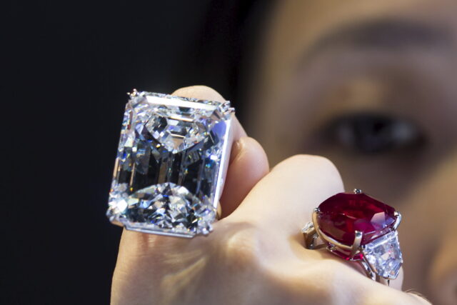 Toka përmban rreth 1 miliardë ton diamante, por janë të paarritshëm. Ja pse