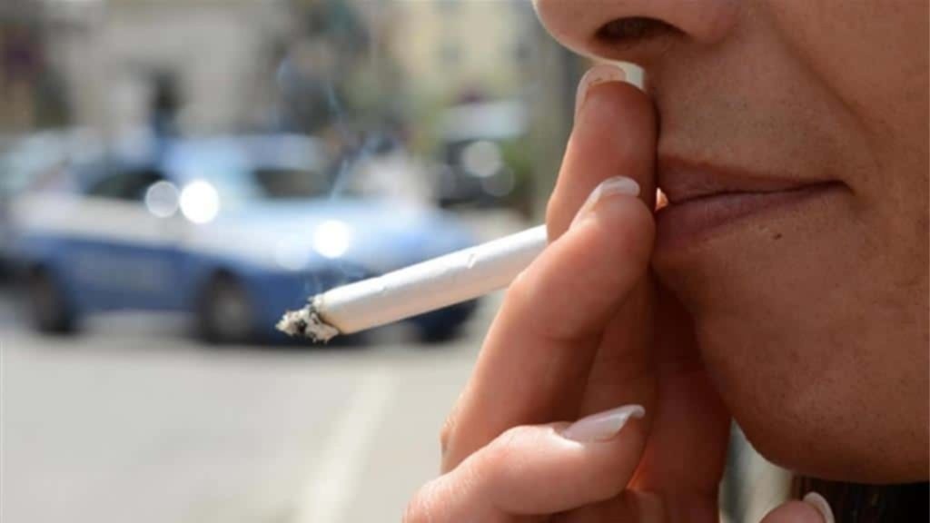 Duhani ndalohet edhe në ambientet e jashtme në Milano