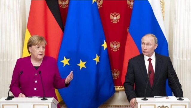 Putin dhe Merkel diskutojnë prodhimin e përbashkët të vaksinave kundër Covid-19