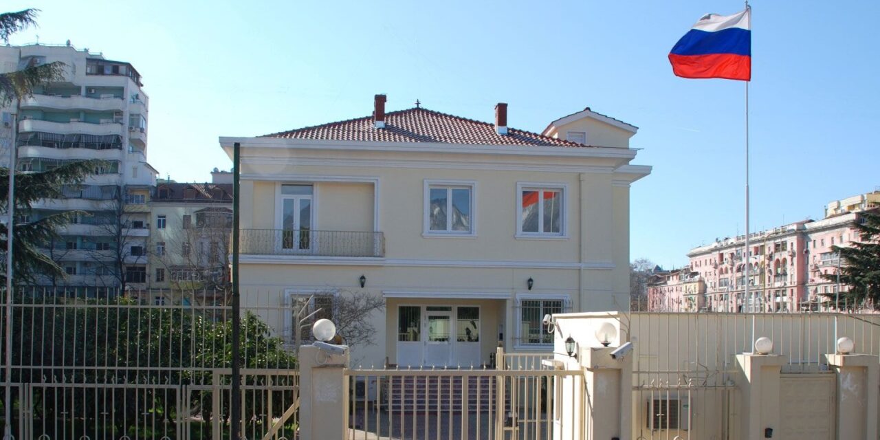 Dëbimi i diplomatit, ambasada ruse në Tiranë: Pse akuzat janë të sajuara