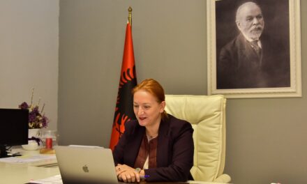 Akuzat për bllokimin e projektit në Vlorë, Anila Denaj: Presidenti gabon nga fillimi në fund