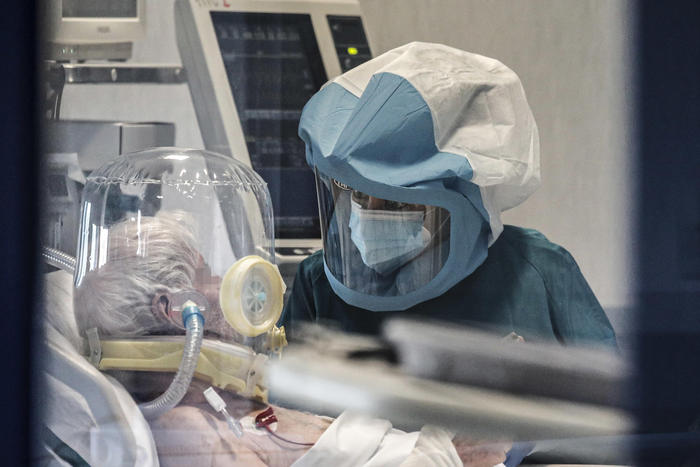 Itali, më shumë se 100 mjekë kanë ndërruar jetë gjatë valës së dytë së pandemisë