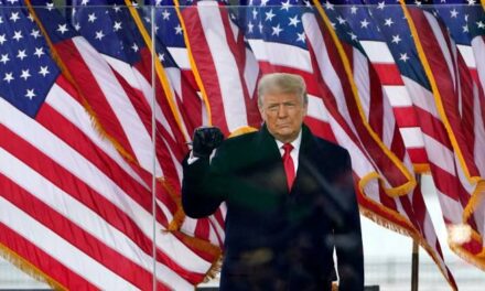 Kërkohet shkarkimi i Trump: Është i paaftë për të bërë punën e tij