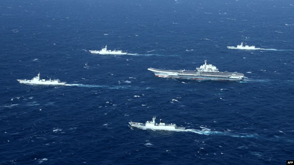 Flota kineze në rritje: Çfarë po ndodh me rivalitetin SHBA-Kinë në ujërat detare