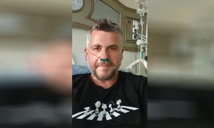 Gentian Zenelaj publikon foto nga spitali: Luftova virusin e pabesë, por më mori babain