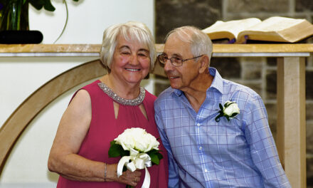 Të dashuruar në shkollë të mesme, ribashkohen dhe martohen pas 70 vitesh
