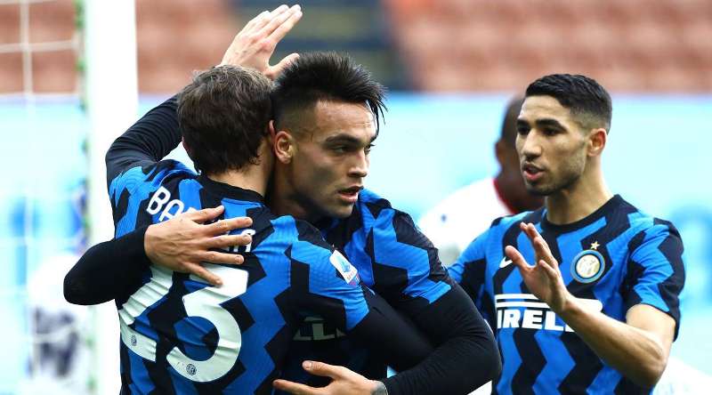 Inter luan “tenis” me Crotonen dhe merr përkohësisht kreun