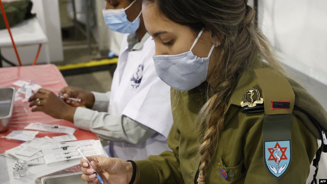 Izraeli planifikon të vaksinojë 2 milionë banorë deri në fund të janarit