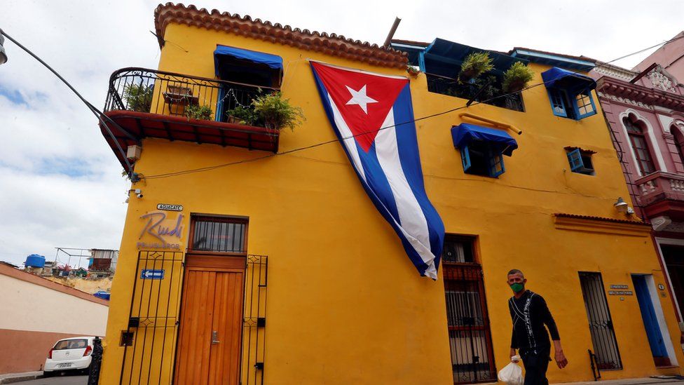 Trump rikthen Kubën në listën e vendeve që mbështesin terrorizmin