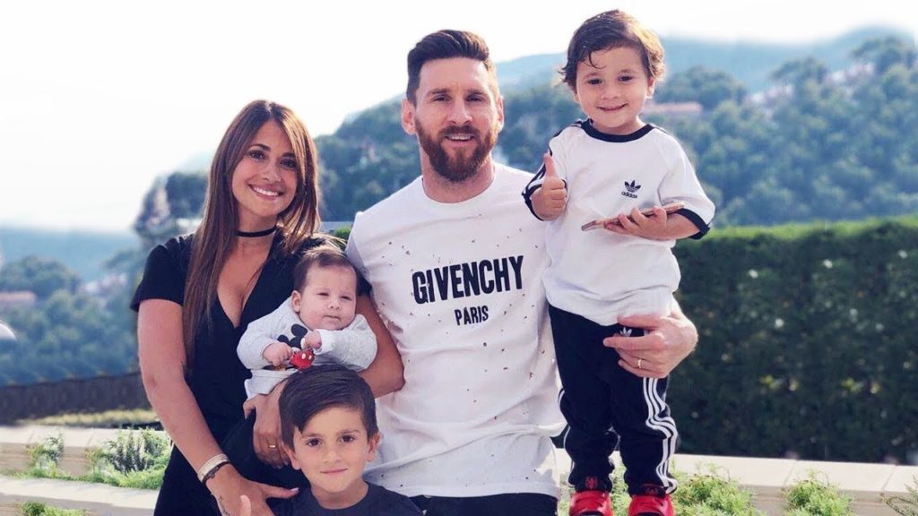 PSG ëndërron, Leo Messi dhe familja nisin të mësojnë frëngjisht