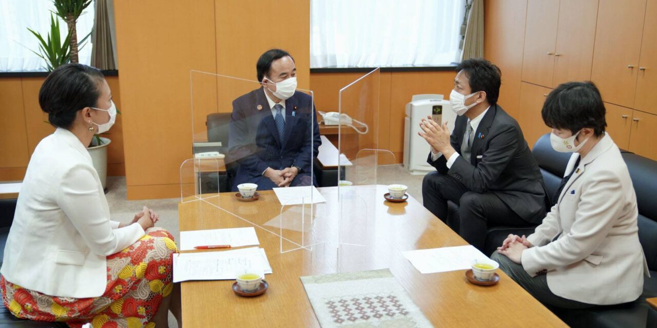 U rritën vetëvrasjet gjatë pandemisë, Japonia cakton një ministër për “Vetminë”