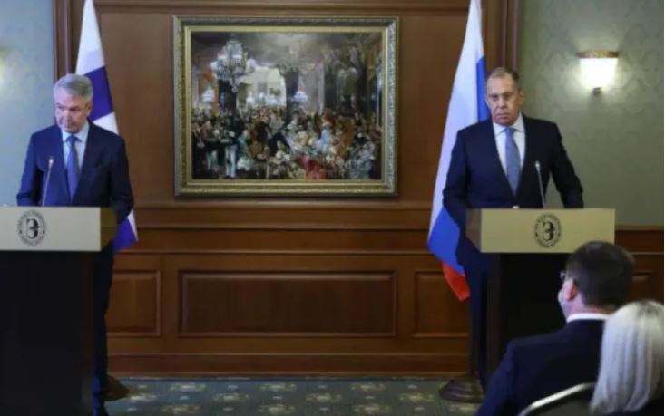 Lavrov fajëson BE për “kolapsin” e marrëdhënieve diplomatike