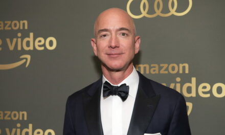 Njeriu më i pasur në planet, Jeff Bezos rimerr titullin pas 6 javësh