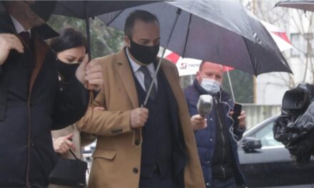 Gjykata e lë në burg për pastrim parash, mjeku Edvin Prifti: Sulm politik