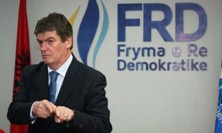 Pasi firmosi me Bashën, Topi jep dorëheqjen si kryetar i FRD