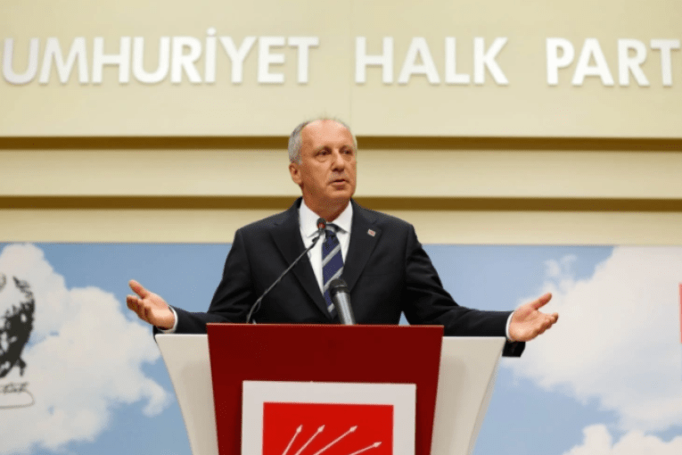 Njeriu që po shkërmoq partinë e Ataturkut në Turqi