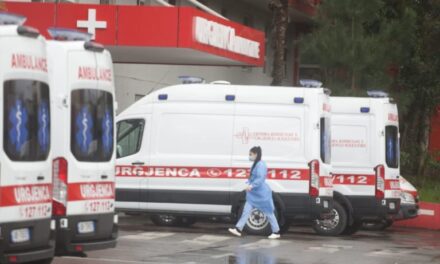 Shqipëria, ndër vendet me numrin më të lartë të vdekjeve të punonjësve shëndetësorë