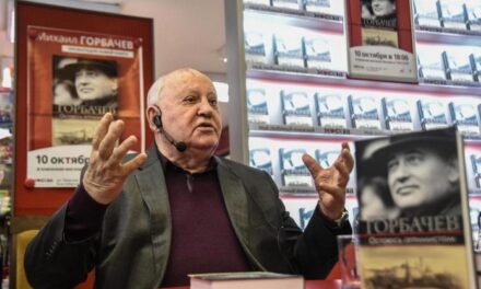 Gorbaçov: Putin dhe Biden të takohen për bisedime për çarmatimin