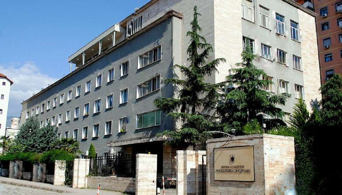 Prokuroria i bllokon pasurinë biznesmenit në Tiranë